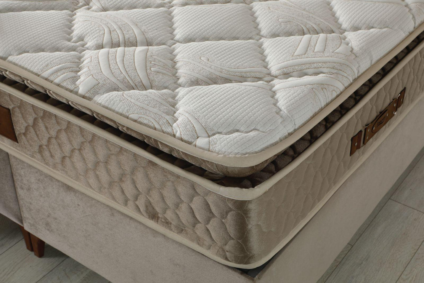 SAFRAN Luxury Upholstered Bed Set – Light Greige Platform Bed with Modern Padded Headboard